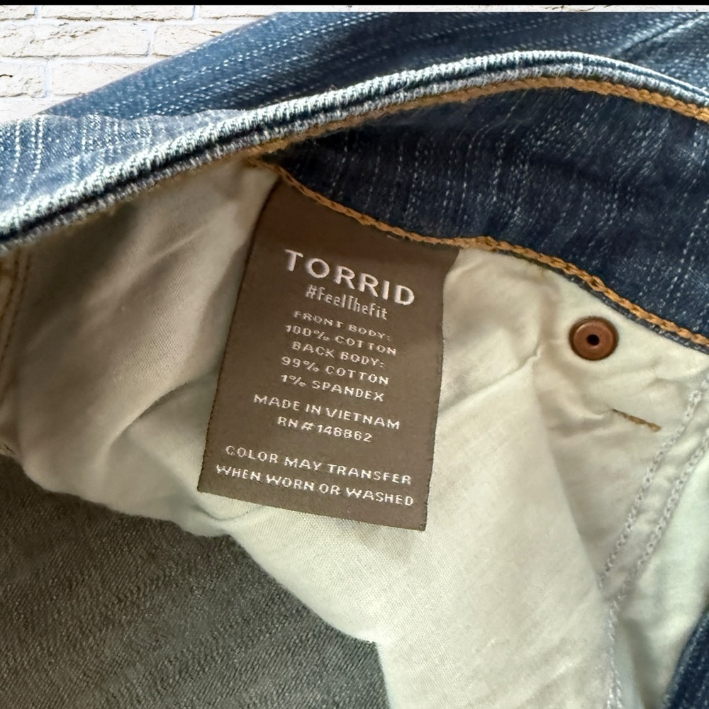 Torrid Distressed Jeans Blue Size 18 R - Picture 5 of 5